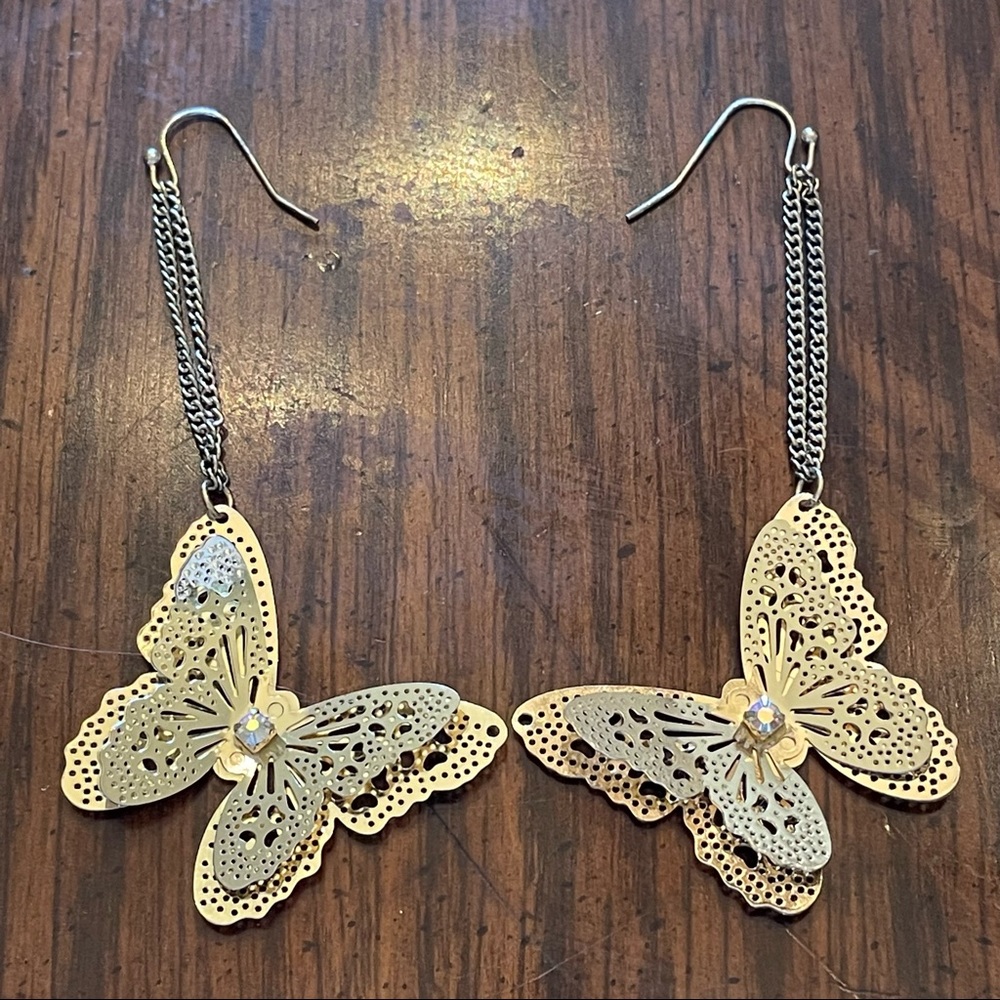 ‼️SOLD‼️3D Butterfly Drop Earrings